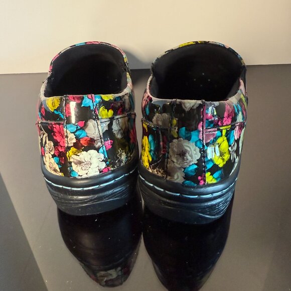 Klogs Women's Shoes Black with Colorful Flowers Size 8M Aqua Thread Detail - Picture 5 of 10